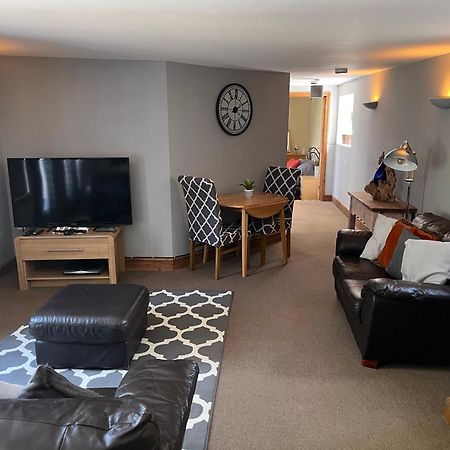 Large 2-Bed House Derbyshire Off Chatsworth Rd Chesterfield Exteriér fotografie